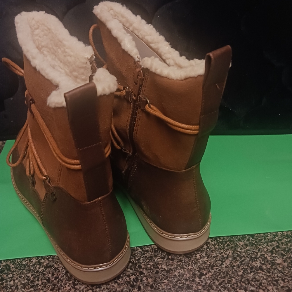 Brand New, without tags. Never Worn! White Mountain Brown Ankle Boots